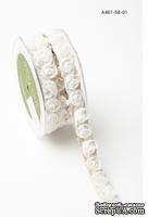 Лента - розочки самоклеящаяся от May Arts - Adhesive/Rosettes, цвет белый, 1,5 см, 90 см